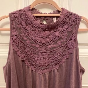 Lace detail sleeveless tank